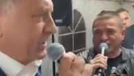 Dodik se ponovo uhvatio mikrofona, pa zapevao u duetu s Bajom Malim Knindžom