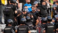 Snimak hapšenja navijača Partizana na stadionu: Policija ga svukla s tribine i stavila mu lisice