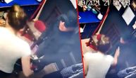 Snimak pljačke u Apatinu: Razbojnik upao u menjačnicu, izvadio dug nož, pa od radnice oteo 3 miliona