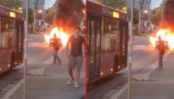 Drama na Kumodražu: Zapalio se auto, kuljao crn dim, ljudi panično bežali