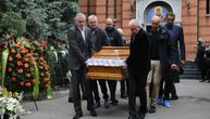 Potresne slike sa Dudine sahrane: Velikani plaču, Žoc, Divac, Rađa, Danilović, Paspalj nose kovčeg