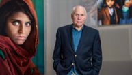 Devojčice sa šalom i zelenim očima oslikavaju Avganistan nekad i sad: Jedina razlika je u nadi