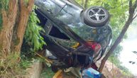 Teška nesreća kod Čačka: Automobil završio na krovu, pukom srećom nema teško povređenih