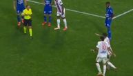 Kraj za čuveni "Žoga Bonito": Fudbaler Liona dobio žuti karton jer je predriblao protivnika?