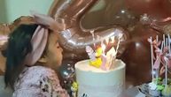 "Najhrabrija devojčica na svetu danas puni dve godine": Mala Minja proslavila rođendan