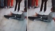 Dečak (12) povređen u školskom dvorištu u Surčinu, isečen po nozi: Povredio ga stariji učenik