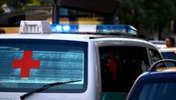 Teška nesreća u Višnjici: Povređen pešak koji je pretrčavao ulicu