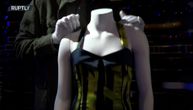 Haljina u kojoj je poslednji put Ejmi Vajnhaus izašla pred publiku u Beogradu na aukciji