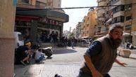 Civili beže dok oko njih lete meci, pucano i iz bazuke: Stravični snimci sa ulica Bejruta