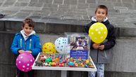 "Kad je nama otac umro, nije imao ko da pomogne": Braća po kiši skupljala novac za Jakovljeviće