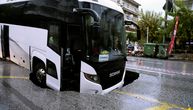 Šok u Solunu: Ulica se otvorila i "progutala" autobus