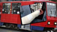 Vozač tramvaja pretučen na Voždovcu: Ruka u gipsu, polomljena, napali ga maloletnici