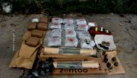 Policija pretresla vozilo i stanove, našla 24 kg droge, "zolje" i bombe: Za jednom osobom se traga