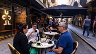 Slavlje u gradu koji je izašao iz najdužeg lokdauna: Kafići puni, red ispred salona