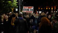 Protest u Beogradu zbog kovid propusnica: Okupljeni traže ostavku svih članova Štaba