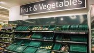 Neviđena slika iz marketa: Na rafovima povrće od kartona, jer pravog nema "ni za lek"