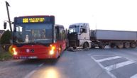 Sudar kamiona i autobusa na auto-putu Miloš Veliki: U vozilu bilo oko 30 putnika