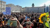 Radnici protestovali protiv "zelenih propusnica" u Trstu, sad su najbrojniji među novozaraženima