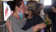 Dirljive scene: Australija ublažila ograničenja za putovanja, porodice se u suzama grlile