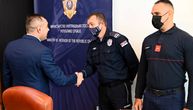 Policajac Raša i vatrogasac Aleksandar dobili nagrade zbog svog požrtvovanog rada