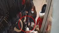 Snimak krađe u Novom Sadu: Žena razgleda jakne, druga joj stavlja ruku u torbu