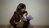 Majka iz Avganistana morala da se odrekne jednog od tek rođenih blizanaca: Nema hrane za sve