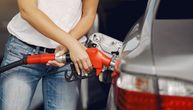 U autu francuskih registracija: Devojka sipala gorivo na pumpi kod Kiseljaka i pobegla