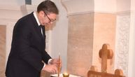 "Izgubili smo duhovnog oca blage naravi i britkog uma": Vučić upalio sveću za pokoj duše patrijarhu Irineju