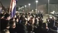 Nakon protesta u Zagrebu zbog kovid sertifikata, demonstranti krenuli ka HRT-u