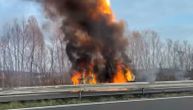 Nesreća na auto-putu u Hrvatskoj: Sudarili se automobil i cisterna, ona potpuno izgorela