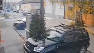 Stravičan snimak sudara u Novom Sadu: Taksi se prevrnuo na krov, povređene 3 osobe