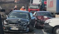 "Sve se pušilo": Prve slike udesa na auto-putu Miloš Veliki, 5 osoba povređeno
