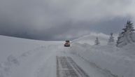 Ne krećite na put preko ove planine: Sneg intenzivno pada na Goliji, Zlatiboru, i Tari