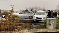 Gužva na Pančevcu: Udes usporio saobraćaj, jedno vozilo iskočilo na šine