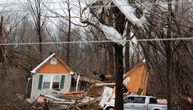 Potresni prizori nakon tornada u SAD: Najmanje 70 žrtava u Kentakiju, ljudi zarobljeni u fabrici
