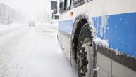 Prevrnuo se autobus sa odbojkašicama: Udes u snežnom nevremenu, meštani pomagali devojkama