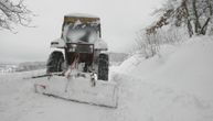 Peti dan borbe sa snegom u Zapadnoj Srbiji, bageri se ne gase: Građani U Ivanjici konačno dobili struju
