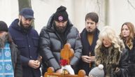 40 dana od smrti Marinka Rokvića: Stigao i njegov vanbračni sin, neutešno stoji pored očevog groba