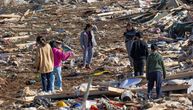 Ljudi pomažu žrtvama tornada da nađu lične stvari: Fotografije sa venčanja odletele u 200km udaljen grad