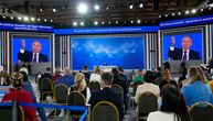 Specijalne mere na Putinovoj konferenciji: Čestice srebra, stolice pričvršćene, 3 PCR testa za novinare