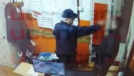 Pojavio se snimak stražara zatvora u Smederevu kako gađa osuđenika u kancelariji: Suspendovan je