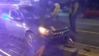 Udes kod Pančevačkog mosta: Taksi izleteo sa puta, zakucao se i odvalio zaštitnu ogradu