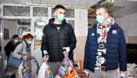 Košarkaši Partizana posetili dom "Drinka Pavlović" i obradovali mališane paketićima