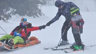 Preslatka slika dana: Spasioci gorske službe najmlađim skijašima delili slatkiše