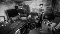 U najtužnijoj kući u Kučevištu živi porodica Komnenov: Zidovi ispucali, nameštaj se raspao, rupe svuda po podu