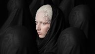 Svetlana je model sa albinizmom: Rođena sa belom kosom, ljubičasto-plavim očima i riđim trepavicama