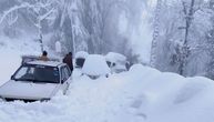Snežna oluja u Pakistanu zarobila više od 1.000 vozila, poginula najmanje 21 osoba