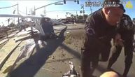 Drama u Los Anđelesu: Avion pao na šine, policija pilota izvukla sekud pre nego što ga je voz zamalo pokupio