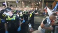 Skandal: Australijska policija bacila suzavac na ženu i decu dok su branili Novaka