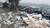 Nikla deponija pored groblja u Mladenovcu: Majka koja je sahranila sina molila da se očisti smeće
